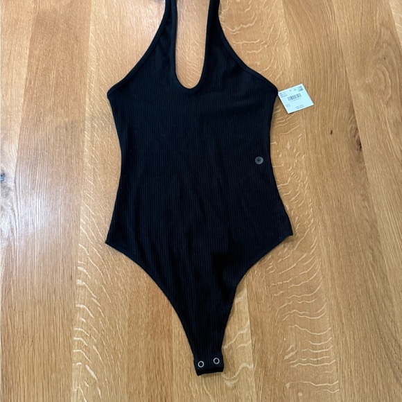 🆕 American Eagle Outfitters Black Halter Bodysuit - Picture 1 of 4